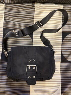 TOPSHOP by Nordstrom Crossbody Bag Black Nylon Silver Hardware Super Soft